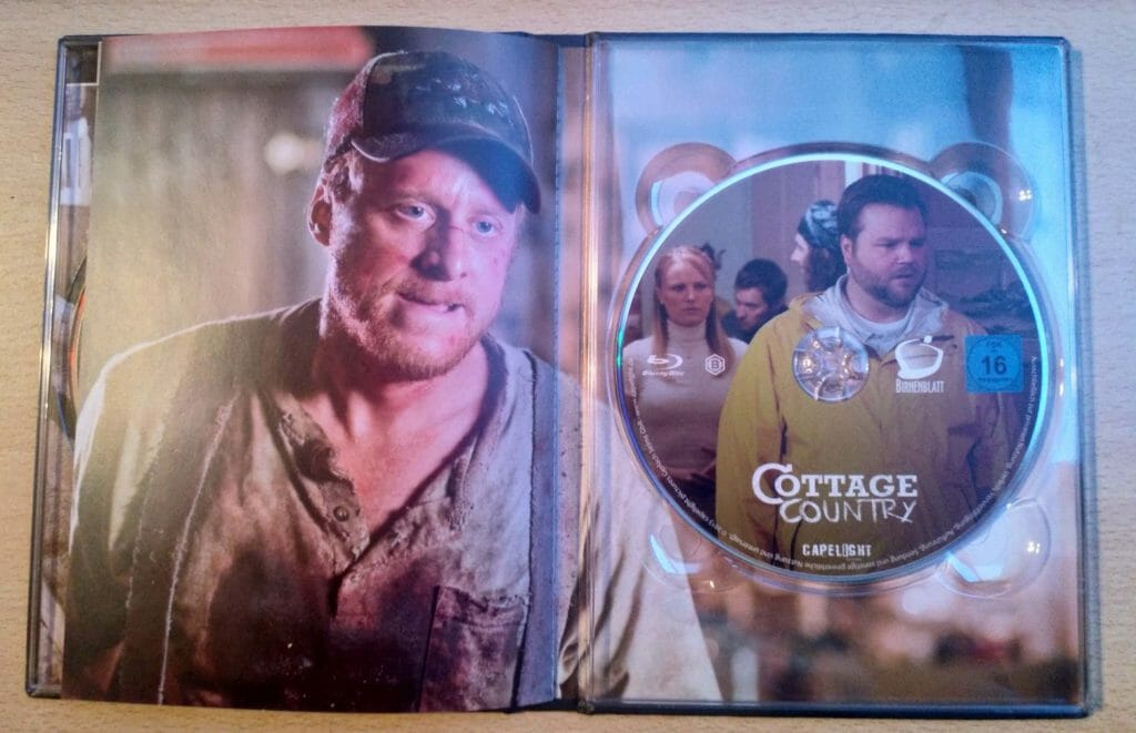 Tucker and Dale vs Evil Mediabook Disc Cottage Country