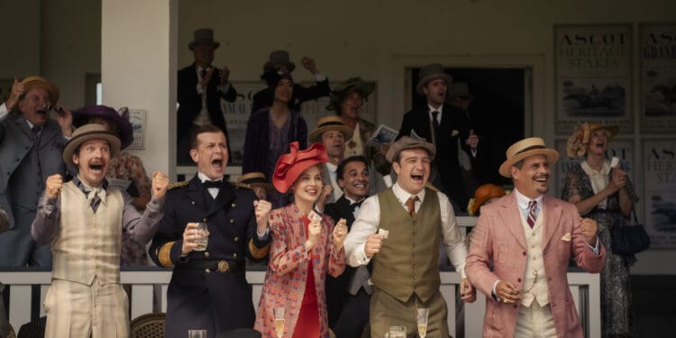 Miss Sophie Staffel 1 | Offizieller Trailer 1 Miss Sophie - Same Procedure as Every Year Szenebild